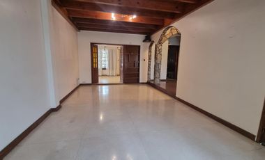 Importante chalet sobre 2 lotes, a pasos San Martin