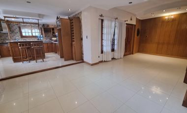 Importante chalet sobre 2 lotes, a pasos San Martin