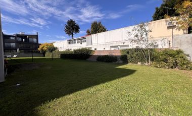 Departamento 4 Ambientes   Dependencia con Jardín en Nuevo Beccar Central