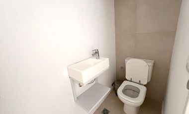 Departamento 4 Ambientes   Dependencia con Jardín en Nuevo Beccar Central