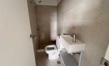 Departamento 4 Ambientes   Dependencia con Jardín en Nuevo Beccar Central