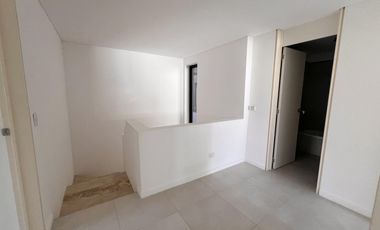 Departamento 4 Ambientes   Dependencia con Jardín en Nuevo Beccar Central