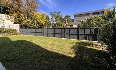 Departamento 4 Ambientes   Dependencia con Jardín en Nuevo Beccar Central