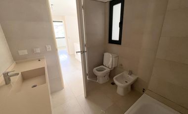 Departamento 4 Ambientes   Dependencia con Jardín en Nuevo Beccar Central