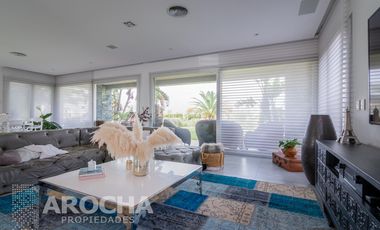 Casa en  Alquiler doble lote a la laguna