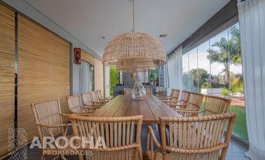 Casa en  Alquiler doble lote a la laguna