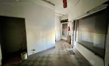 Local sobre Cerrito - Apto cualquier destino - OPORTUNIDAD!!!
