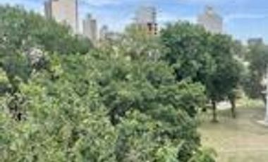 Muy buen 3 ambientes en pleno centro, frente a la estación, a mts de COTO - Vta Directa!!