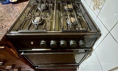 Muy buen 3 ambientes en pleno centro, frente a la estación, a mts de COTO - Vta Directa!!