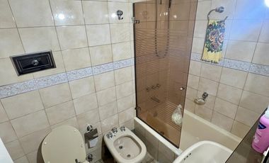 Muy buen 3 ambientes en pleno centro, frente a la estación, a mts de COTO - Vta Directa!!