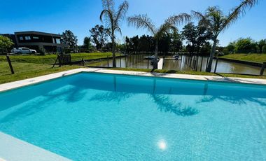 Departamento en Venta  3 ambientes con amarra- Villanueva Barrio Nautico Canal