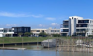 Departamento en Venta  3 ambientes con amarra- Villanueva Barrio Nautico Canal