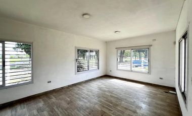 Casa - Trea Ambientes -  Mariano Acosta, bario Boreal