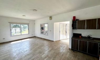 Casa - Trea Ambientes -  Mariano Acosta, bario Boreal