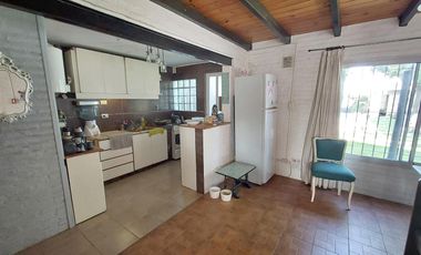 Venta casa de 2 dormitorio con pileta en Ricardone