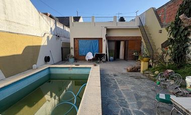 Departamento Tipo Casa en Venta en Lanus Este