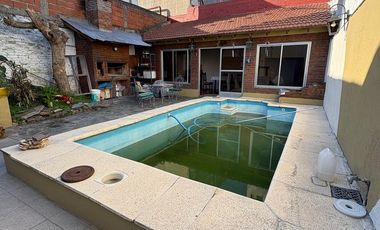 Departamento Tipo Casa en Venta en Lanus Este