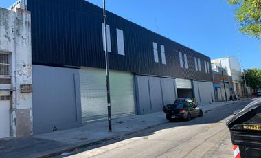 ESPECTACULAR GALPON EN BARRACAS 2620 M2