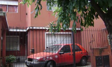 Ph de 4 ambientes con dos cocheras en venta en Boulogne