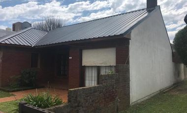 VENTA CHALET A MTS DEL MAR 3 AMBIENTES EN STA. CLARA DEL MAR