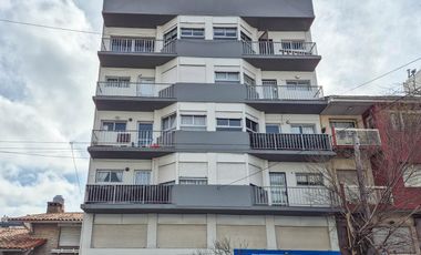 Piso reciclado en Chauvín