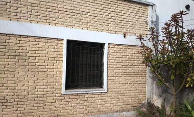 Casa 3 ambientes en venta  Beccar
