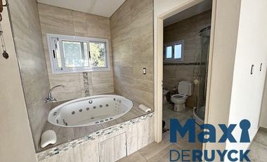 Casa moderna en El Pato