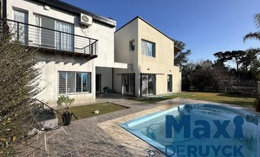 Casa moderna en El Pato