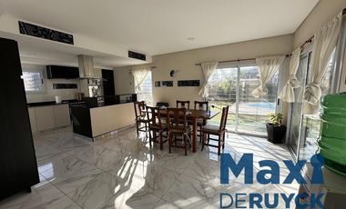 Casa moderna en El Pato