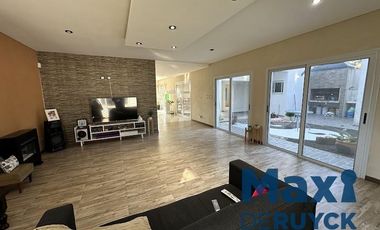 Casa moderna en El Pato