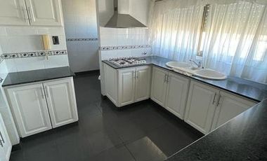 VENDO DEPARTAMENTO 5 AMBIENTES IMPECABLE CON COCHERA -  VISTA SHOPPING LOS GALLEGOS