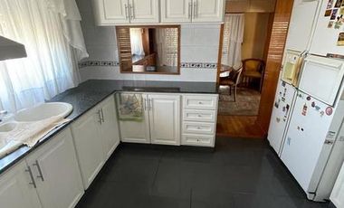 VENDO DEPARTAMENTO 5 AMBIENTES IMPECABLE CON COCHERA -  VISTA SHOPPING LOS GALLEGOS