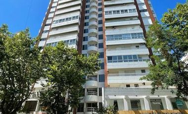 VENDO DEPARTAMENTO 5 AMBIENTES IMPECABLE CON COCHERA -  VISTA SHOPPING LOS GALLEGOS