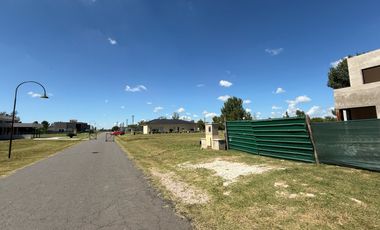 Casa en  venta en La Rinconada barrio cerrado - en construcción - permuta