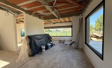 Casa en  venta en La Rinconada barrio cerrado - en construcción - permuta