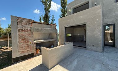 Casa en  venta en La Rinconada barrio cerrado - en construcción - permuta