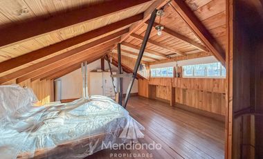 Casa 3 amb.   Altillo con cochera y piscina en Parque Luro