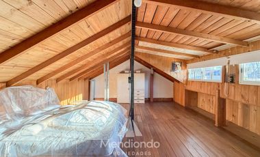 Casa 3 amb.   Altillo con cochera y piscina en Parque Luro