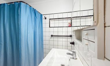 Casa 3 amb.   Altillo con cochera y piscina en Parque Luro