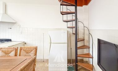 Casa 3 amb.   Altillo con cochera y piscina en Parque Luro