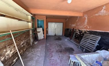 VENTA CHALET Y TRES LOTES -  EN ESQUINA-EXCELENTE INVERSION PARA PROYECTO-