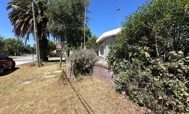 VENTA CHALET Y TRES LOTES -  EN ESQUINA-EXCELENTE INVERSION PARA PROYECTO-