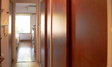 Casa de 5 ambientes con cochera en venta en Martinez