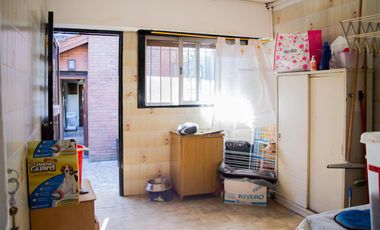 Casa de 5 ambientes con cochera en venta en Martinez