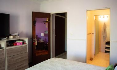 Casa de 5 ambientes con cochera en venta en Martinez