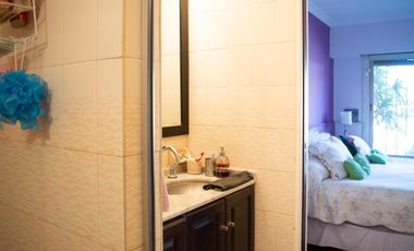 Casa de 5 ambientes con cochera en venta en Martinez