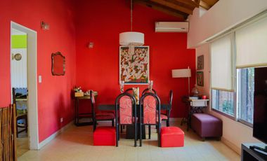 Casa de 5 ambientes con cochera en venta en Martinez