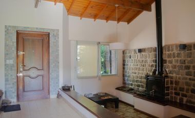 Casa de 5 ambientes con cochera en venta en Martinez