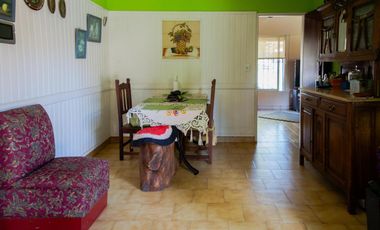 Casa de 5 ambientes con cochera en venta en Martinez