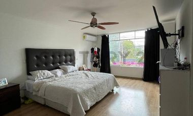 HERMOSA CASA EN ALQUILER – URB. HIGUERETA, SURCO